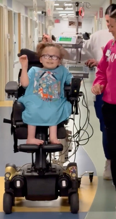 Spread Joy To A Children's Hospitals w/ Grace Anna Sings