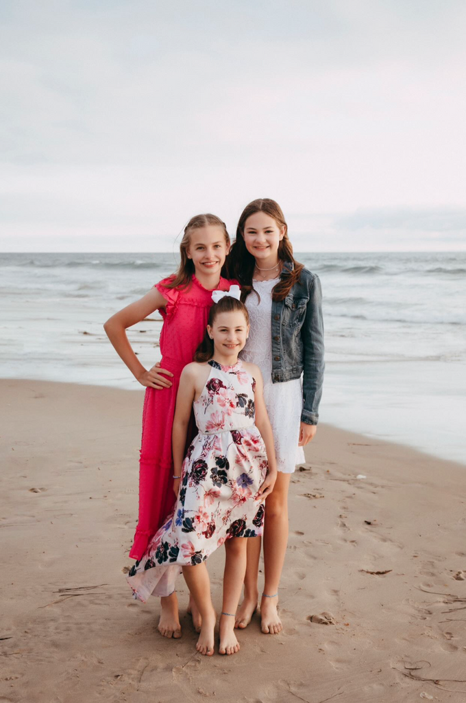 Sponsor Brave Gowns w/Three Sisters Give For Phoenix Children's Hospital